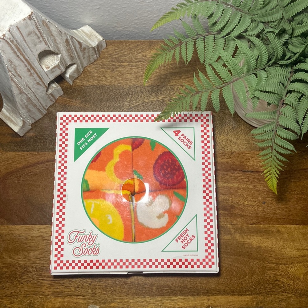 NWT - FUNKY SOCKS - PIZZA SOCKS - 4 PACK